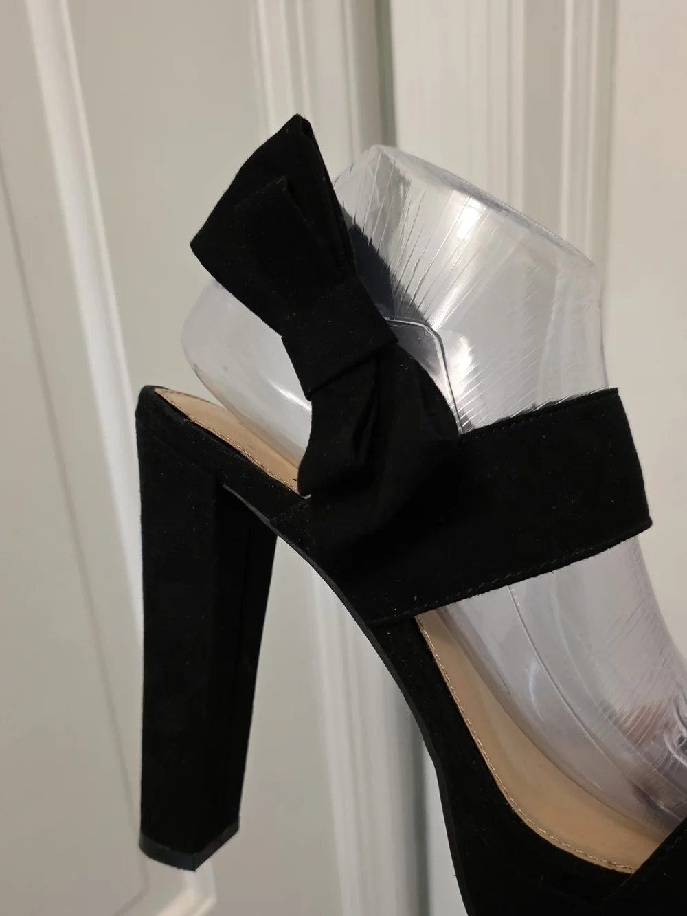 LC Lauren Conrad Black Faux Suede W/Bowtie Accent Heels Size 7.5 Formal